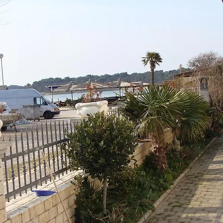 Jakic House @the Beach 3*